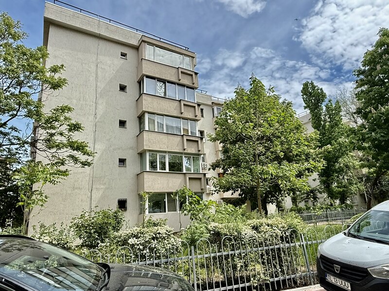 Piata Alba Iulia, apartament 2 camere decomandat, parter, 2 bai, centrala