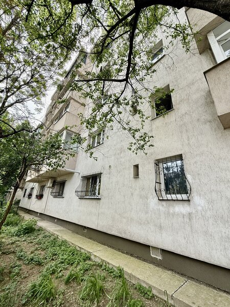 Piata Alba Iulia, apartament 2 camere decomandat, parter, 2 bai, centrala